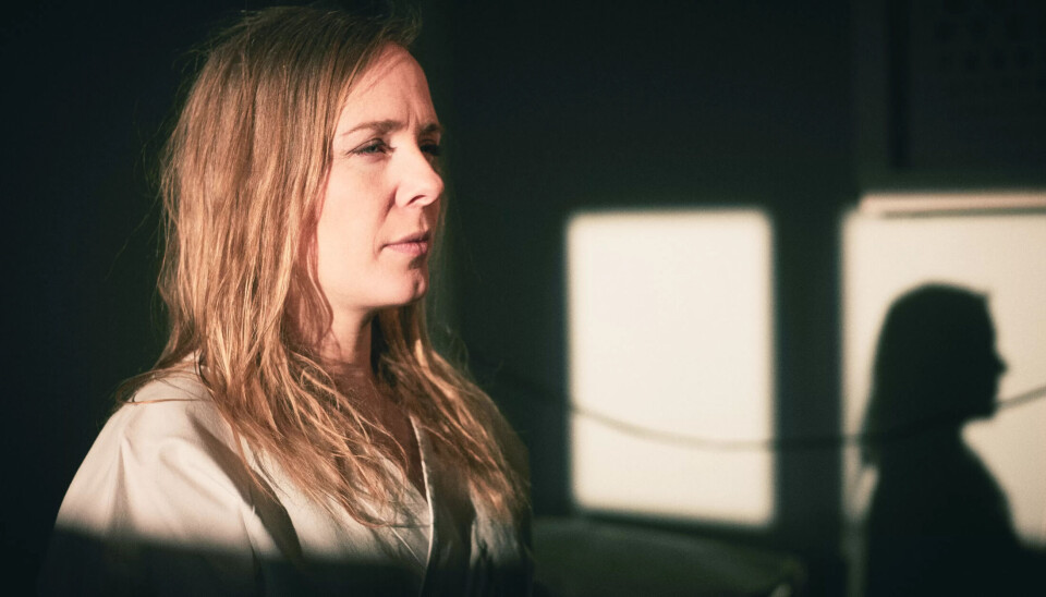 BESTE JOBBEN: Lege Inger Marie Lemvik fortel jobben på fastlegekontoret var den beste ho hadde hatt. Samtidig merka ho at opp mot 60 timar med jobbing i veka gjorde noko med ho. BESTE JOBBEN: Lege Inger Marie Lemvik fortel jobben på fastlegekontoret var den beste ho hadde hatt. Samtidig merka ho at opp mot 60 timar med jobbing i veka gjorde noko med ho.
