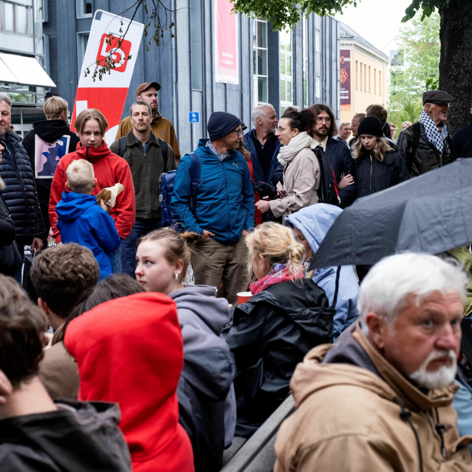 MANGE MØTTE OPP FOR Å FEIRE LO MANGE MØTTE OPP FOR Å FEIRE LO
