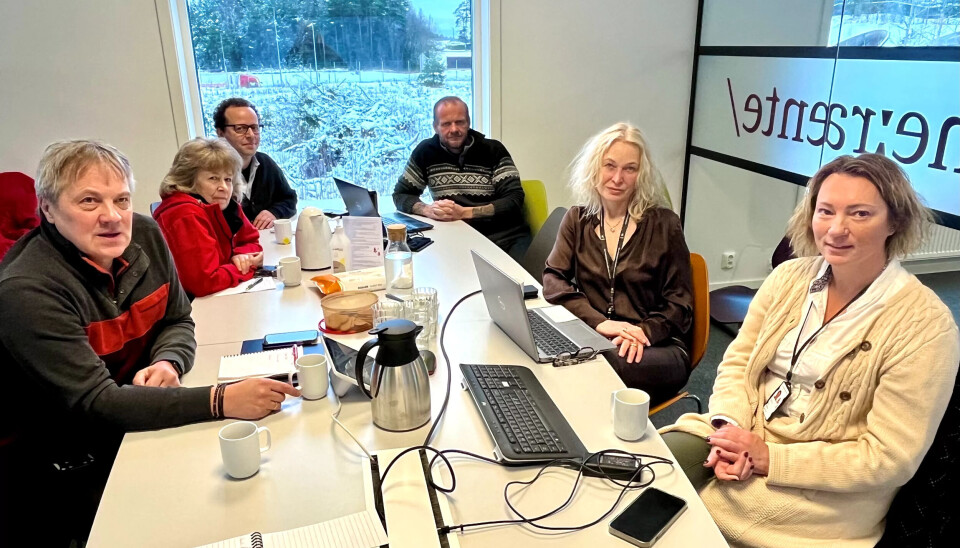 Fagforbundets Helge Sporsheim, Nina Simonsen, og Lloyd Forbes på venstre side. Foretakstillitsvalgt, Renè Utgaard, avdelingssjef, Fiona Skjennem, og fag- og kompetansesjef Mette Bøhn Meisingset ved Sykehuset Østfold til høyre. Fagforbundets Helge Sporsheim, Nina Simonsen, og Lloyd Forbes på venstre side. Foretakstillitsvalgt, Renè Utgaard, avdelingssjef, Fiona Skjennem, og fag- og kompetansesjef Mette Bøhn Meisingset ved Sykehuset Østfold til høyre.