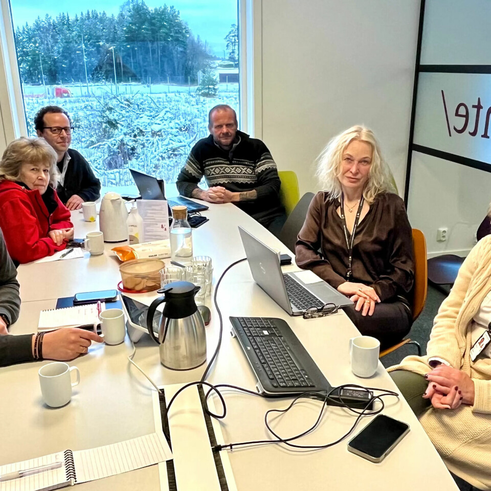 Fagforbundets Helge Sporsheim, Nina Simonsen, og Lloyd Forbes på venstre side. Foretakstillitsvalgt, Renè Utgaard, avdelingssjef, Fiona Skjennem, og fag- og kompetansesjef Mette Bøhn Meisingset ved Sykehuset Østfold til høyre. Fagforbundets Helge Sporsheim, Nina Simonsen, og Lloyd Forbes på venstre side. Foretakstillitsvalgt, Renè Utgaard, avdelingssjef, Fiona Skjennem, og fag- og kompetansesjef Mette Bøhn Meisingset ved Sykehuset Østfold til høyre.