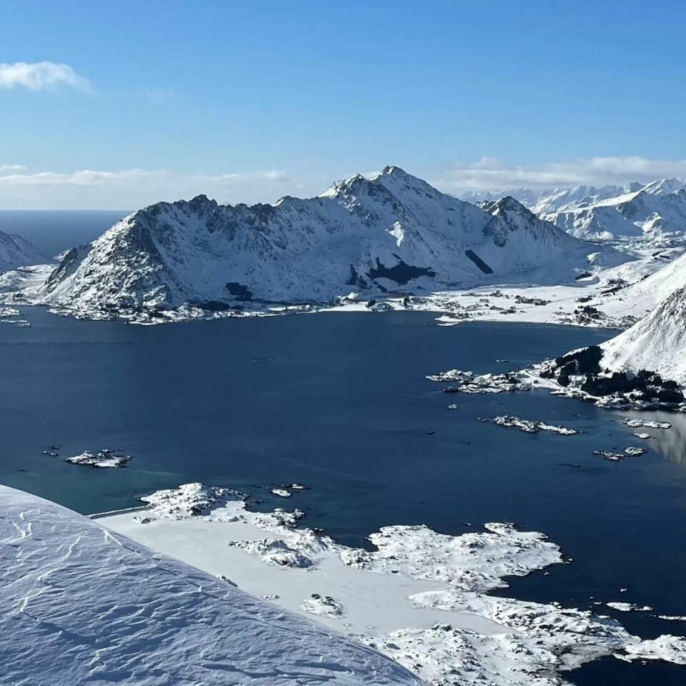 LOFOTVEGGEN: Lege Inger Marie Lemvik fortel ho blant anna flytta til Lofoten for å kunne vere i fjella både på sommar og vinter. Men, at oppmot 60 timars arbeidsveke gjorde at ho blei liggande langflat og utmatta på sofaen. LOFOTVEGGEN: Lege Inger Marie Lemvik fortel ho blant anna flytta til Lofoten for å kunne vere i fjella både på sommar og vinter. Men, at oppmot 60 timars arbeidsveke gjorde at ho blei liggande langflat og utmatta på sofaen.