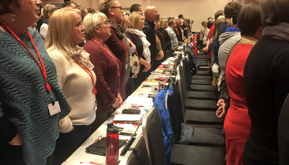 ALLE ER MED: Syng høyt kamerater! Fagforbundet holder arbeidersangtrdaisjonen i hevd. ALLE ER MED: Syng høyt kamerater! Fagforbundet holder arbeidersangtrdaisjonen i hevd.