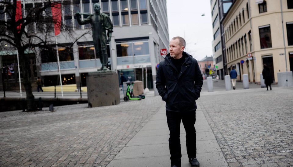 SOV IKKE: Selv har Jonas Bals aldri følt et behov for å krype under dyna. – Hvordan kan du skjønne at andre har det sånn da? Fordi jeg tenker at folk er forskjellige. Det har jeg lært gjennom 48 år på denne kloden, sier han. SOV IKKE: Selv har Jonas Bals aldri følt et behov for å krype under dyna. – Hvordan kan du skjønne at andre har det sånn da? Fordi jeg tenker at folk er forskjellige. Det har jeg lært gjennom 48 år på denne kloden, sier han.