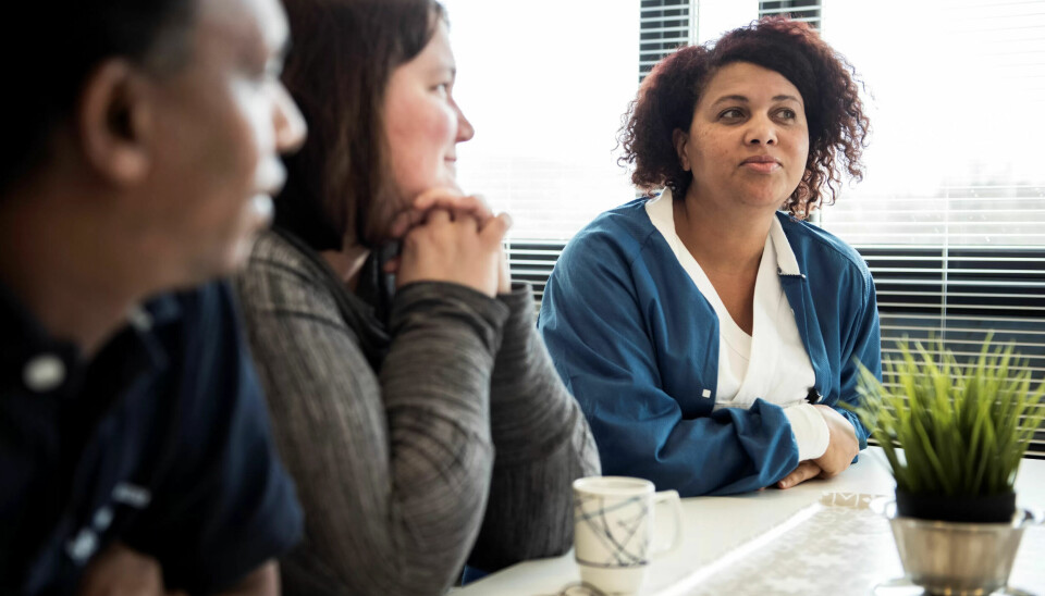 LUNSJ: Leonor Alason (f.h.), Sabrina Schmid og Simon Abraha er alle plasstillitsvalgte. Schmid og Abraha sitter også i styret i Fagforbundet Sørlandet. LUNSJ: Leonor Alason (f.h.), Sabrina Schmid og Simon Abraha er alle plasstillitsvalgte. Schmid og Abraha sitter også i styret i Fagforbundet Sørlandet.