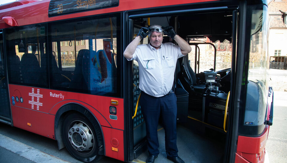 KJEMPET: Petter Tømta har jobbet seg tilbake til bussen etter hjerneslag. Langvarige vakter er mer slitsomt enn før. KJEMPET: Petter Tømta har jobbet seg tilbake til bussen etter hjerneslag. Langvarige vakter er mer slitsomt enn før.