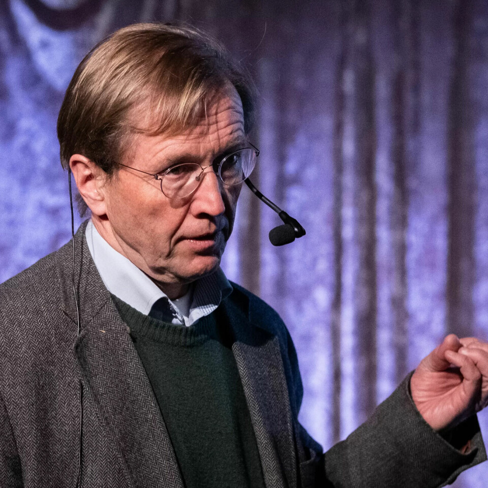 EØS-avtalen åpner for å ta politisk kontroll over krafta, mener jussprofessor og ekspert på EU-rett, Finn Arnesen. EØS-avtalen åpner for å ta politisk kontroll over krafta, mener jussprofessor og ekspert på EU-rett, Finn Arnesen.