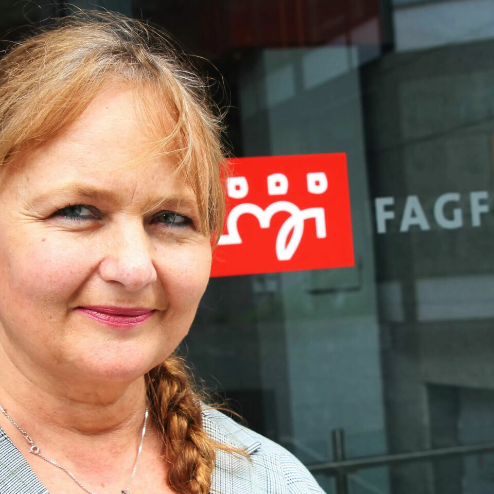 Billedtekst: – Jeg er fornøyd med at ambulansearbeidere står på lista over dem som skal prioriteres for å få vaksine. Men renholdere og portører bør nok også i enkelte tilfeller stå i første rekke for å få vaksine, mener Iren Luther. Billedtekst: – Jeg er fornøyd med at ambulansearbeidere står på lista over dem som skal prioriteres for å få vaksine. Men renholdere og portører bør nok også i enkelte tilfeller stå i første rekke for å få vaksine, mener Iren Luther.