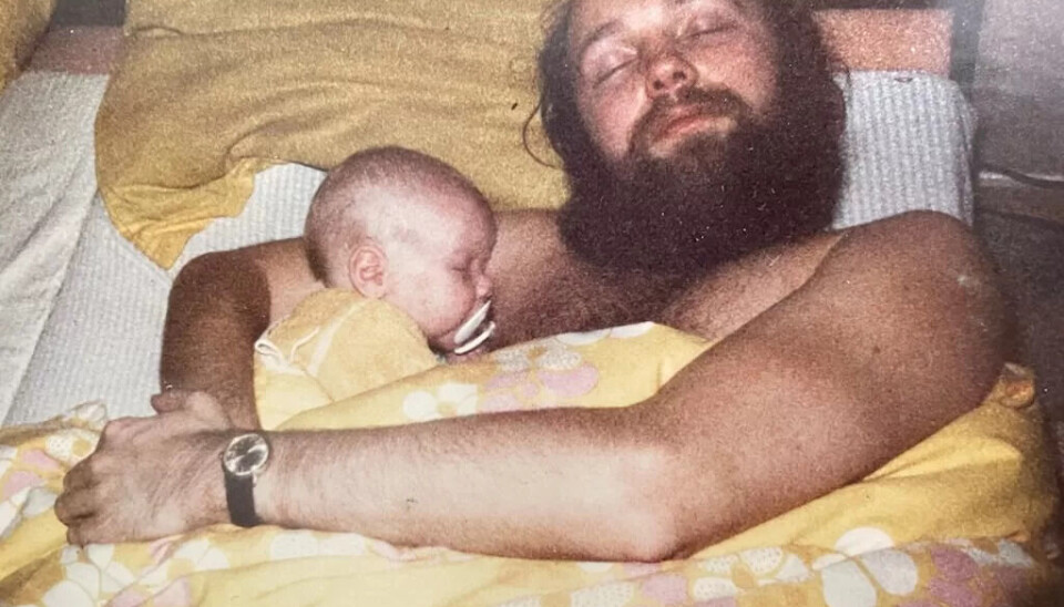 OMSORG: Jonas Bals og pappa i 1977. Moren jobbet i barnehagen hans på Rykkinn, og faren på sosialkontoret. Tid med familien er høyt oppe på prioriteringslista til Jonas. OMSORG: Jonas Bals og pappa i 1977. Moren jobbet i barnehagen hans på Rykkinn, og faren på sosialkontoret. Tid med familien er høyt oppe på prioriteringslista til Jonas.