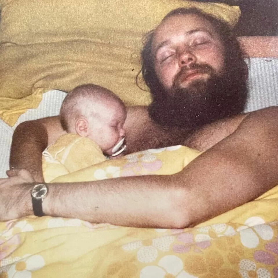 OMSORG: Jonas Bals og pappa i 1977. Moren jobbet i barnehagen hans på Rykkinn, og faren på sosialkontoret. Tid med familien er høyt oppe på prioriteringslista til Jonas. OMSORG: Jonas Bals og pappa i 1977. Moren jobbet i barnehagen hans på Rykkinn, og faren på sosialkontoret. Tid med familien er høyt oppe på prioriteringslista til Jonas.