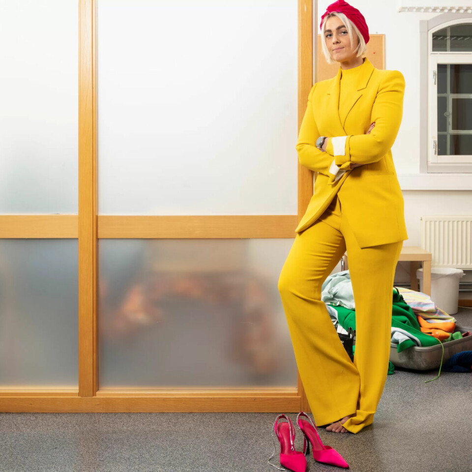 Victoria Louise Fjeld Sørensen blir kalt kreativ og et friskt pust, men hun har også fått negative reaksjoner på hvordan hun kler seg. Victoria Louise Fjeld Sørensen blir kalt kreativ og et friskt pust, men hun har også fått negative reaksjoner på hvordan hun kler seg.