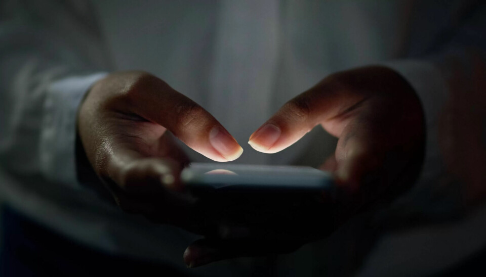 VARSEL: Avdelingslederen er blant annet anklaget for å ha sendt seksualiserte bilder på Snapchat. (Illustrasjonsbilde) VARSEL: Avdelingslederen er blant annet anklaget for å ha sendt seksualiserte bilder på Snapchat. (Illustrasjonsbilde)