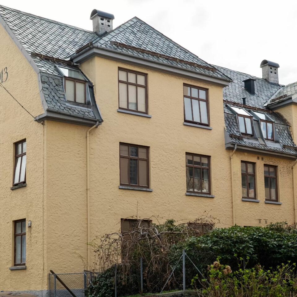 ETTERTRAKTA: Trikkebyen er to bygardar sentralt i Bergen. Dei blei bygd på starten av 1900-talet for å gje arbeidarar med dårleg råd, billig tak over hovudet. I dag er dei to bygga verdt opp mot 300 millionar kroner. ETTERTRAKTA: Trikkebyen er to bygardar sentralt i Bergen. Dei blei bygd på starten av 1900-talet for å gje arbeidarar med dårleg råd, billig tak over hovudet. I dag er dei to bygga verdt opp mot 300 millionar kroner.