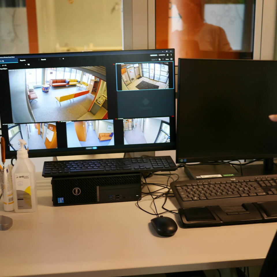 OVERVÅKES: Helsestasjonen har nå videoovervåking, slik at man har mulighet til å se ut av kontorer og rom ved hjelp av kamera på nettleser. OVERVÅKES: Helsestasjonen har nå videoovervåking, slik at man har mulighet til å se ut av kontorer og rom ved hjelp av kamera på nettleser.