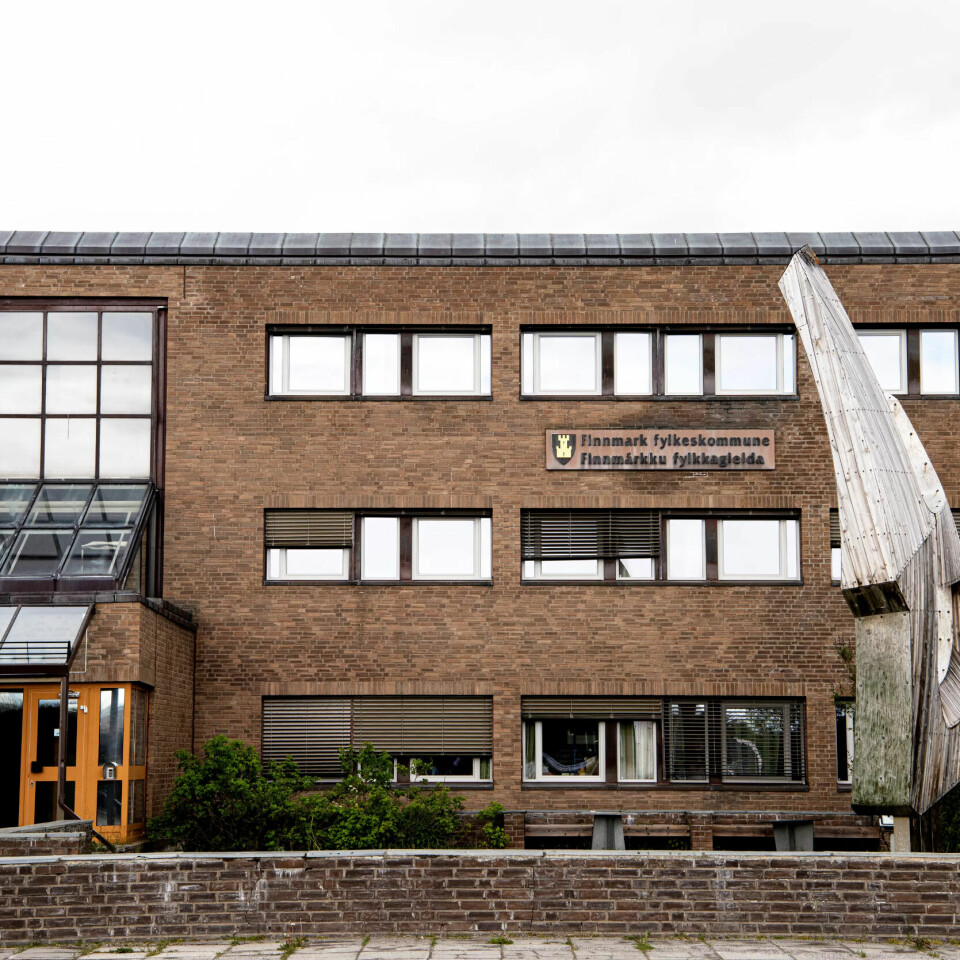 FYLKESHUSET: Ansatte ved fylkeskommunens hovedkontor i Vadsø føler seg tilsidesatt og fratatt myndighet. FYLKESHUSET: Ansatte ved fylkeskommunens hovedkontor i Vadsø føler seg tilsidesatt og fratatt myndighet.