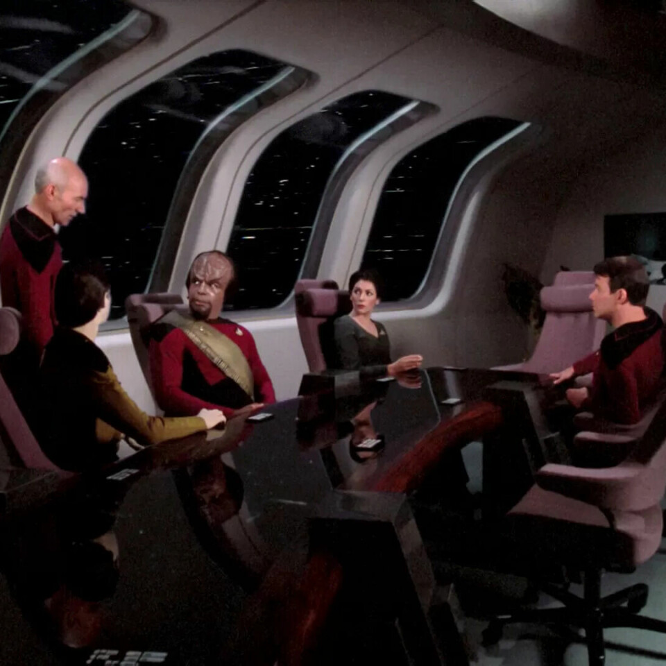 TV-KEJNDIS: Mang en Håg-stol har fått æren av å være på tv. Science fiction-serien Star Trek brukte flere modeller i sine scener – her er det Anova-modellen Jean-Luc Picard og hans crew utforsker verdensrommet med. TV-KEJNDIS: Mang en Håg-stol har fått æren av å være på tv. Science fiction-serien Star Trek brukte flere modeller i sine scener – her er det Anova-modellen Jean-Luc Picard og hans crew utforsker verdensrommet med.