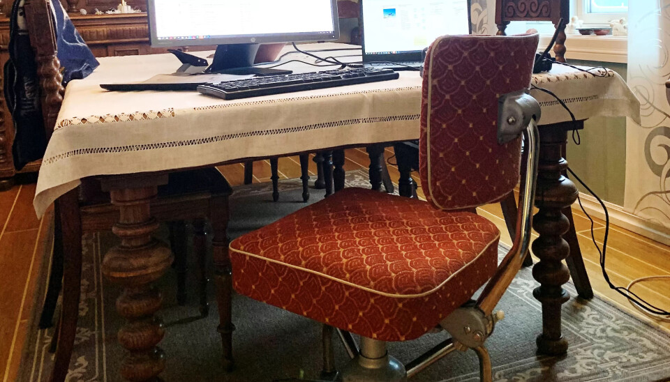 HJEMMEKONTOR MED STIL: Astrid Tronsmoen ga bort kontorstolene til ungene ved første runde hjemmekontor – med nå har hun selv sikra seg denne Håg-klassikeren fra 50-tallet. HJEMMEKONTOR MED STIL: Astrid Tronsmoen ga bort kontorstolene til ungene ved første runde hjemmekontor – med nå har hun selv sikra seg denne Håg-klassikeren fra 50-tallet.
