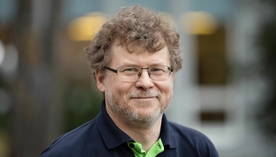 John Krogstie er ikke bekymret for at KI plutselig skal gjøre masse folk arbeidsledige. Men folk må være villige til å lære seg noe nytt for å henge med. Dette er for øvrig et vaskeekte pressefoto. John Krogstie er ikke bekymret for at KI plutselig skal gjøre masse folk arbeidsledige. Men folk må være villige til å lære seg noe nytt for å henge med. Dette er for øvrig et vaskeekte pressefoto.