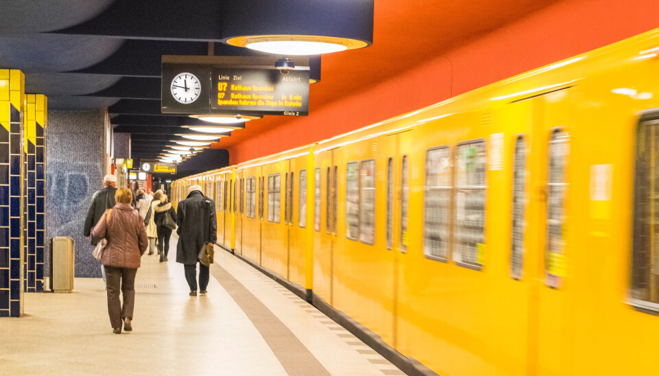 Bare 90 kroner for månedskort på buss og tog. Slik skal Tyskland få folk til å droppe bilen
