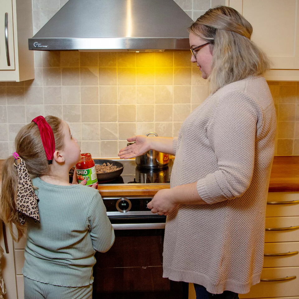 Så mye øker prisene for barne- og ungdomsarbeider Ann Kristin (35) og familien. Nå står sommerferien i fare