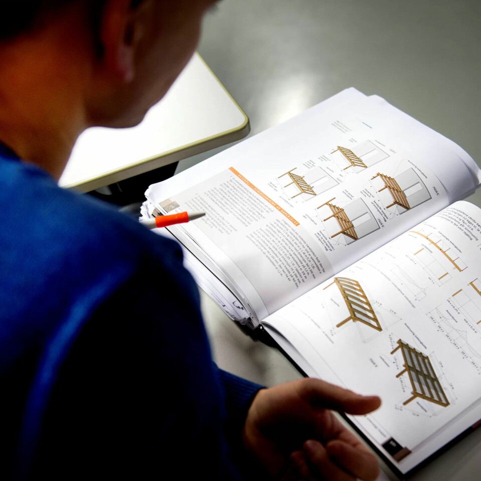 UFAGLÆRT: En halv million nordmenn har ikke formell utdanning utover grunnskolen. Det kan gjøre dem lite attraktive på arbeidsmarkedet. UFAGLÆRT: En halv million nordmenn har ikke formell utdanning utover grunnskolen. Det kan gjøre dem lite attraktive på arbeidsmarkedet.