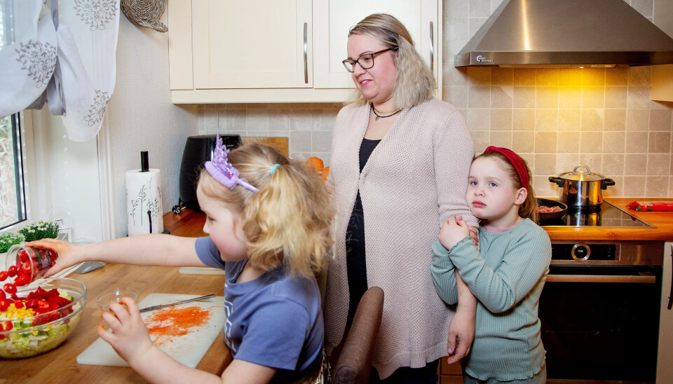 Så mye øker prisene for barne- og ungdomsarbeider Ann Kristin (35) og familien. Nå står sommerferien i fare