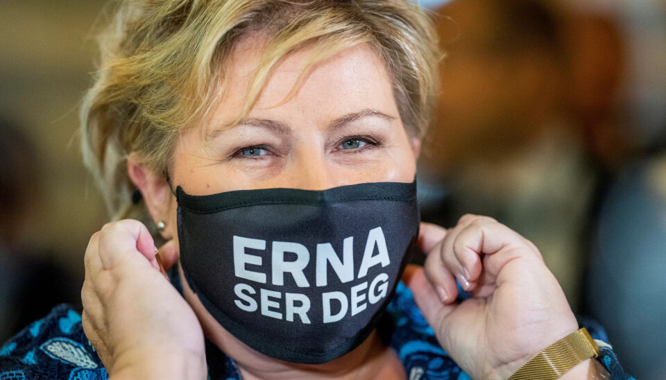 FÅR KRITIKK: Statsminister Erna Solberg ser tilsynelatende Norges rikeste bedre enn vanlige arbeidsfolk, ifølge kritikere i opposisjon og fagbevegelse. FÅR KRITIKK: Statsminister Erna Solberg ser tilsynelatende Norges rikeste bedre enn vanlige arbeidsfolk, ifølge kritikere i opposisjon og fagbevegelse.