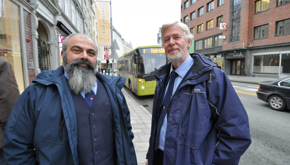 OVERRASKET: Ole Roger Berg og Behzad Bakhtari i Buss- og sporveisarbeidernes forening. OVERRASKET: Ole Roger Berg og Behzad Bakhtari i Buss- og sporveisarbeidernes forening.