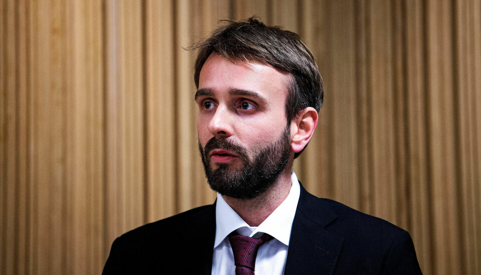 – Jeg er opptatt av at vi ser lønn, pensjon og bonus i sammenheng, for det er den totale utbetalingen som betyr noe, sier Næringsminister Jan Christian Vestre (Ap). – Jeg er opptatt av at vi ser lønn, pensjon og bonus i sammenheng, for det er den totale utbetalingen som betyr noe, sier Næringsminister Jan Christian Vestre (Ap).
