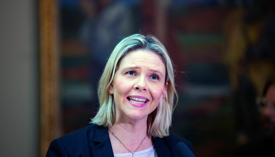 – Opplæringen må munne ut i en test der de må bestå noen krav for å kunne jobbe i eldreomsorgen og helsetjenestene, sier Frps nestleder Sylvi Listhaug. – Opplæringen må munne ut i en test der de må bestå noen krav for å kunne jobbe i eldreomsorgen og helsetjenestene, sier Frps nestleder Sylvi Listhaug.