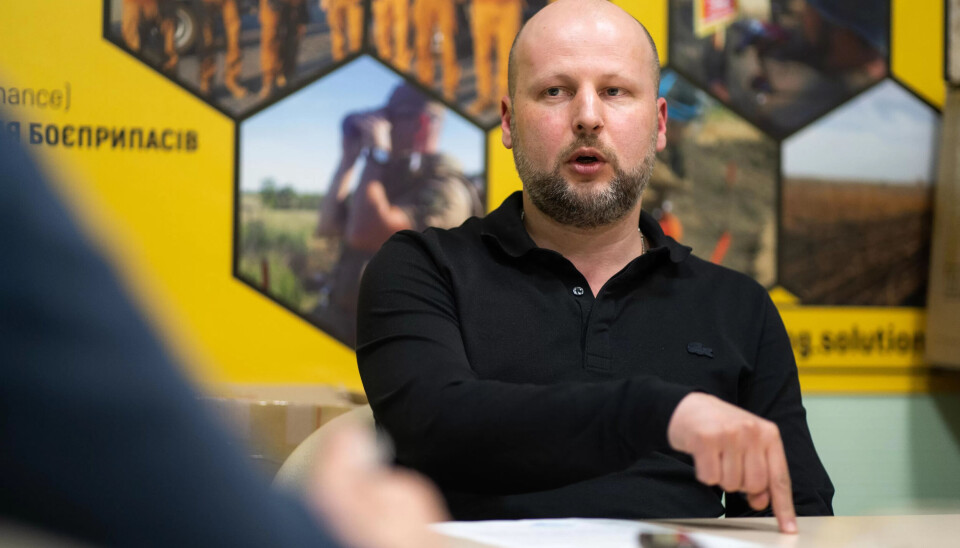 KRITISK: – Jeg har selv militær bakgrunn og vet hvordan å legge miner taktisk. En del av det vi ser, har ikke noe som helst med militærstrategi å gjøre, sier Tymur Pistriuha, sjef for minerydderorganisasjonen UDA. KRITISK: – Jeg har selv militær bakgrunn og vet hvordan å legge miner taktisk. En del av det vi ser, har ikke noe som helst med militærstrategi å gjøre, sier Tymur Pistriuha, sjef for minerydderorganisasjonen UDA.