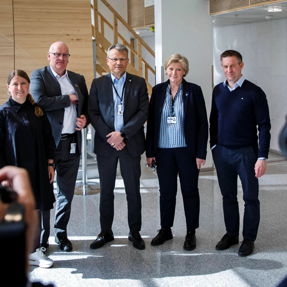 Partene i staten i fjor. Fra venstre: Guro Elisabeth Lind, leder i Unio Stat, Gisle Norheim, personaldirektør i Staten, Egil André Aas, leder i LO Stat, Kari Tønnessen Nordli, leder i Akademikerne stat og Jens Jahren, leder i YS stat. Partene i staten i fjor. Fra venstre: Guro Elisabeth Lind, leder i Unio Stat, Gisle Norheim, personaldirektør i Staten, Egil André Aas, leder i LO Stat, Kari Tønnessen Nordli, leder i Akademikerne stat og Jens Jahren, leder i YS stat.