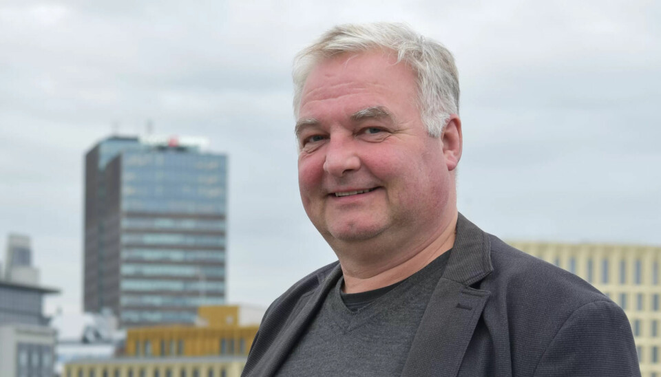 Bring svinger med dette ut av mørket og inn i lyset, sier Håvard Sivertsen. – Sjåførenes hverdag har vært preget av uforutsigbarhet og usikkerhet. Nå får de fast lønn, pensjon, ferie med lønn og rett til sykepenger. Det blir en ny hverdag, sier han. Bring svinger med dette ut av mørket og inn i lyset, sier Håvard Sivertsen. – Sjåførenes hverdag har vært preget av uforutsigbarhet og usikkerhet. Nå får de fast lønn, pensjon, ferie med lønn og rett til sykepenger. Det blir en ny hverdag, sier han.