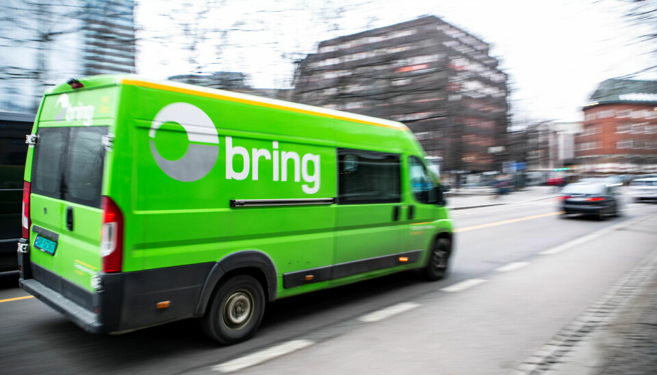 Posten og Bring har vært under press etter massiv kritikk for bruk av innleide. Nå snur selskapet, endrer forretningsstrategi - og tilbyr 200 varebilsjåfører fast ansettelse. Posten og Bring har vært under press etter massiv kritikk for bruk av innleide. Nå snur selskapet, endrer forretningsstrategi - og tilbyr 200 varebilsjåfører fast ansettelse.