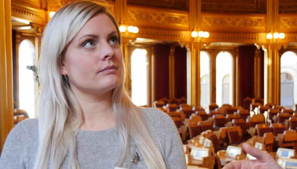 TIL STORTINGET: Helsefagarbeider Madeleine Holtet var nylig på Stortinget der hun fortalte om hva det gjør med henne og familiens liv når hun bare får 19 prosents fast jobb. TIL STORTINGET: Helsefagarbeider Madeleine Holtet var nylig på Stortinget der hun fortalte om hva det gjør med henne og familiens liv når hun bare får 19 prosents fast jobb.