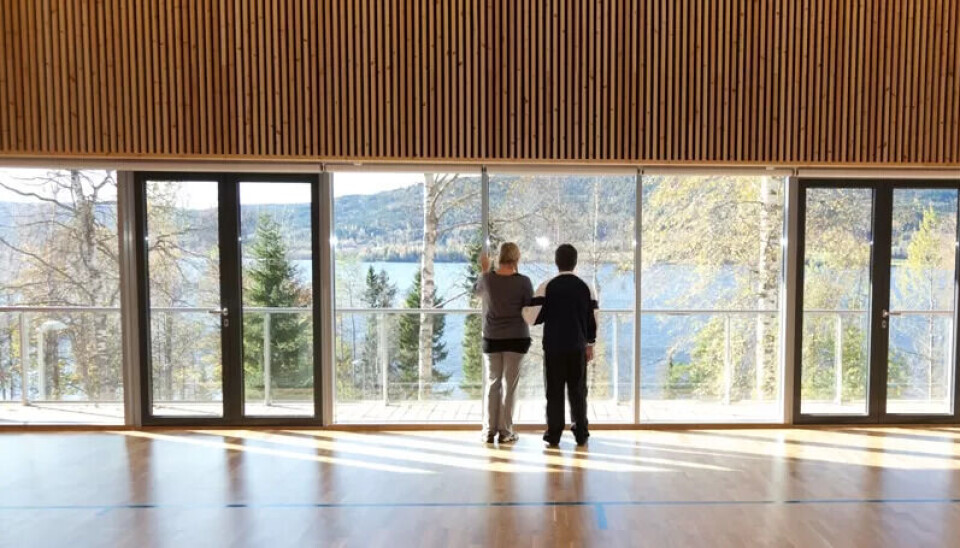 MINDRE KURS: Fagforbundet tar ut 25 ansatte ved Norges Blindeforbund i streiken i dag. Hardest rammet blir Hurdal syn- og mestringssenter, hvor fem ansatte som jobber med resepsjon, kurs og kjøkken er tatt ut i streik. Bildet viser en kurssituasjon på senteret, med utsikt over Hurdalssjøen. MINDRE KURS: Fagforbundet tar ut 25 ansatte ved Norges Blindeforbund i streiken i dag. Hardest rammet blir Hurdal syn- og mestringssenter, hvor fem ansatte som jobber med resepsjon, kurs og kjøkken er tatt ut i streik. Bildet viser en kurssituasjon på senteret, med utsikt over Hurdalssjøen.