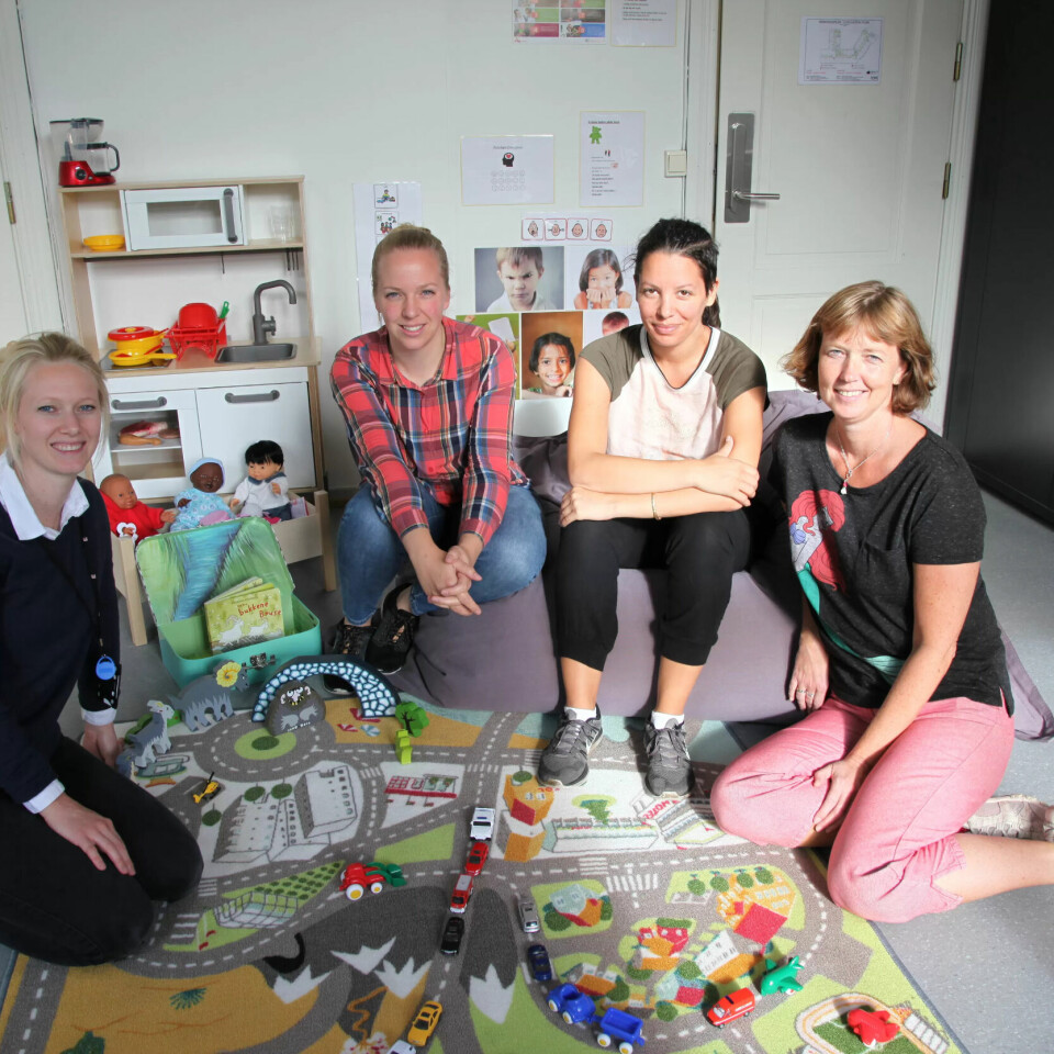 De ansatte på det nye ordniære kommunale asylmottaket i Oslo har gjort lekerommet klart til barna som kommer. Sissel Rugtvedt Larsen, Ida Meesker Kjerkol, Nadia Houmid og Anett Westad gleder seg til å komme i gang. De ansatte på det nye ordniære kommunale asylmottaket i Oslo har gjort lekerommet klart til barna som kommer. Sissel Rugtvedt Larsen, Ida Meesker Kjerkol, Nadia Houmid og Anett Westad gleder seg til å komme i gang.