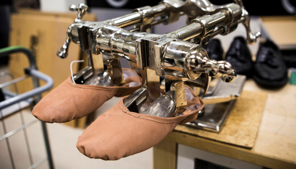 De ansatte innen produksjon og teknikk jobber ofte i lang tid før premierer. Dette kunne de godt ha fortsatt med, mener lederen av Fagforbundet Teater og Scene. De ansatte innen produksjon og teknikk jobber ofte i lang tid før premierer. Dette kunne de godt ha fortsatt med, mener lederen av Fagforbundet Teater og Scene.