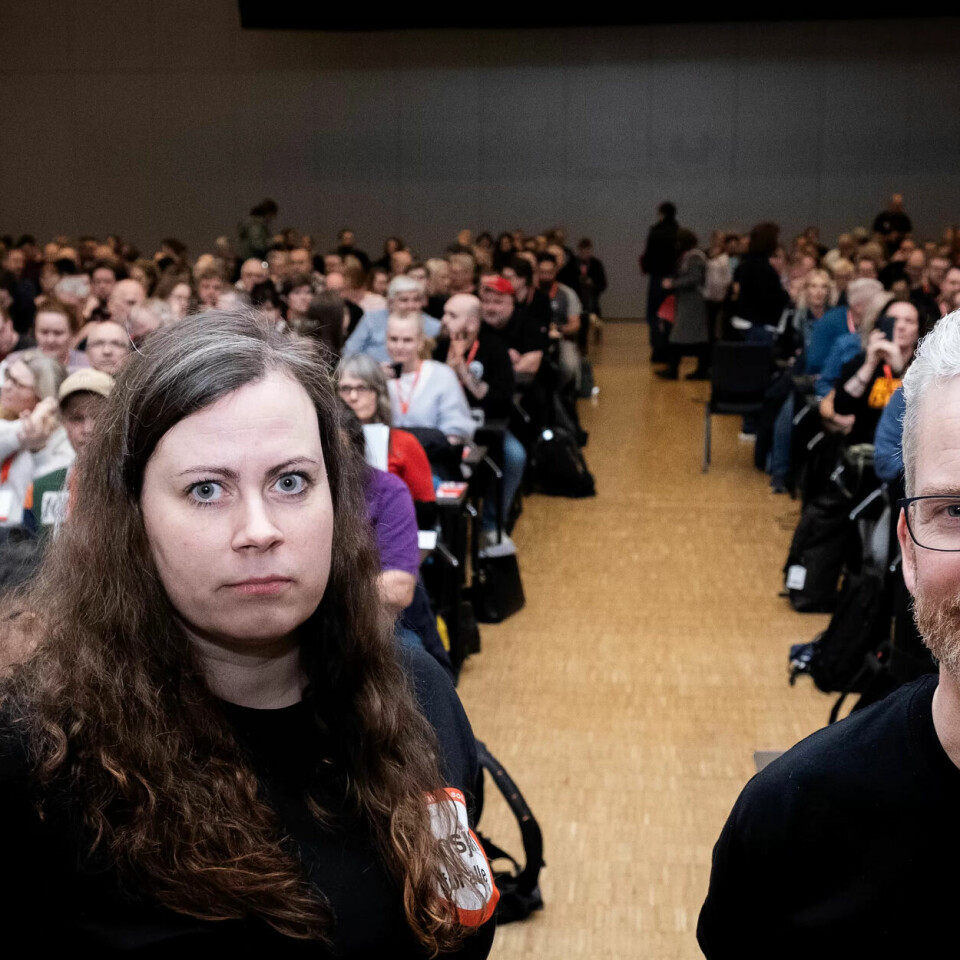 KRITIKERE: Tillitsvalgte Maria Aksberg fra Fagforbundet og Eystein Garberg i El og IT Forbundet. KRITIKERE: Tillitsvalgte Maria Aksberg fra Fagforbundet og Eystein Garberg i El og IT Forbundet.