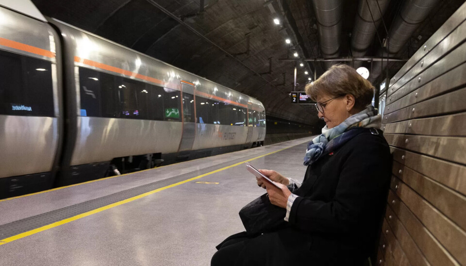 TRAVEL: Etter en kort dusj er Mette Nord klar til å holde 1. mai-tale i Porsgrunn etter å ha forhandlet hele natten. TRAVEL: Etter en kort dusj er Mette Nord klar til å holde 1. mai-tale i Porsgrunn etter å ha forhandlet hele natten.