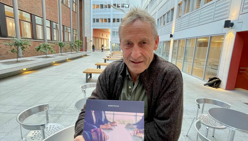 FORFATTAR: Boka til Bjørn Rudaa 'Lokale lønnsforhandlinger' kom i fjor. Den guidar tillitsvalde gjennom bedriftsøkonomi og korleis ein kan skaffe seg solid oversikt over penge-situasjonen på arbeidsplassen. FORFATTAR: Boka til Bjørn Rudaa 'Lokale lønnsforhandlinger' kom i fjor. Den guidar tillitsvalde gjennom bedriftsøkonomi og korleis ein kan skaffe seg solid oversikt over penge-situasjonen på arbeidsplassen.