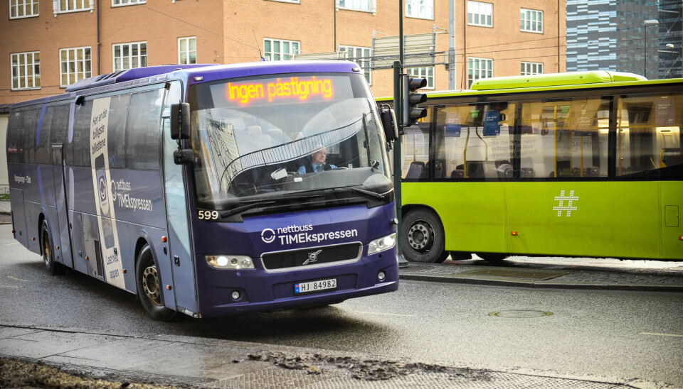 SI NEI: Bussjåfører skal ikke ta på seg ekstrakjøring som erstatning for tog som innstilles på grunn av streik, sier Bilpersonalets landsråd. SI NEI: Bussjåfører skal ikke ta på seg ekstrakjøring som erstatning for tog som innstilles på grunn av streik, sier Bilpersonalets landsråd.