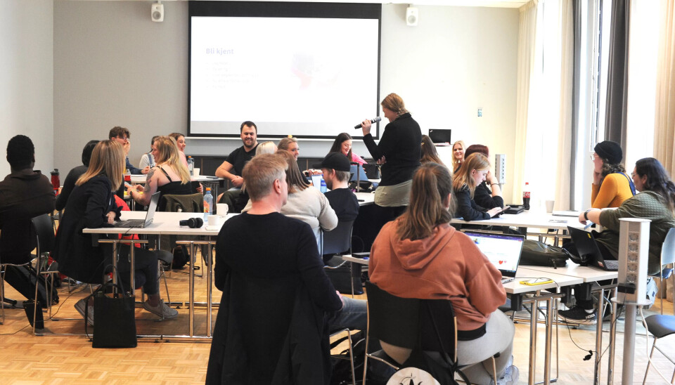 KURS: Et knippe unge tillitsvalgte, ledere- og nestledere i regionene, møtes denne uka blant annet for å få trening i debattering fra talerstol. KURS: Et knippe unge tillitsvalgte, ledere- og nestledere i regionene, møtes denne uka blant annet for å få trening i debattering fra talerstol.