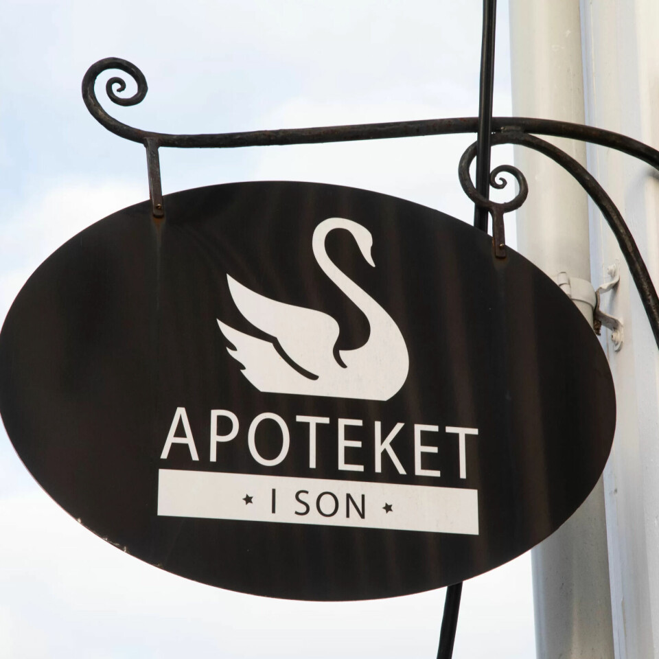 FRITTSTÅENDE: Apoteket i Son står utenfor de store apotekkjedene FRITTSTÅENDE: Apoteket i Son står utenfor de store apotekkjedene