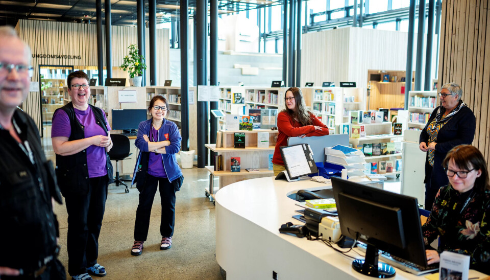 Ansatte på Kimen kulturhus i Stjørdal. Fra venstre: Torstein Inderhaug, driftstekniker, renholder Lillian Forfot Rise, renholder Ing Mannsætherbakk, og de biliotekansatte Hild Eva Daling, Margrete Hammer og Ragnhild Vold. Foto: Ole Martin Wold Ansatte på Kimen kulturhus i Stjørdal. Fra venstre: Torstein Inderhaug, driftstekniker, renholder Lillian Forfot Rise, renholder Ing Mannsætherbakk, og de biliotekansatte Hild Eva Daling, Margrete Hammer og Ragnhild Vold. Foto: Ole Martin Wold