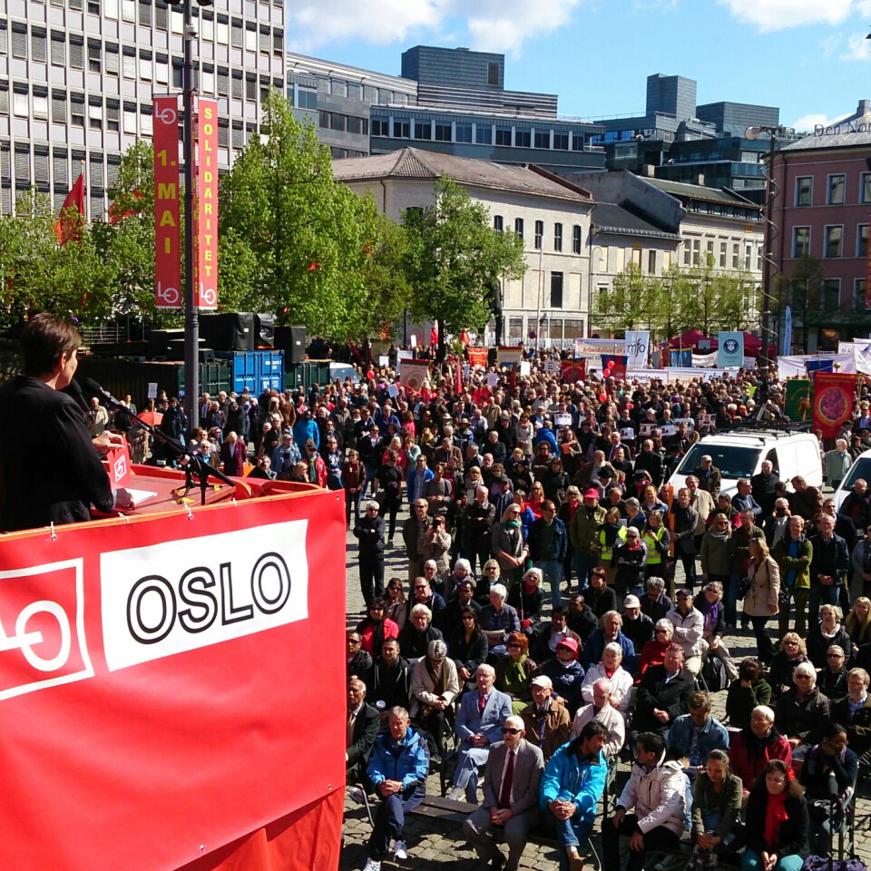 Gerd Kristiansen kan skue ut over et velfylt Youngstorg når hun holder sin aller første 1. maitale der som LO-leder. Gerd Kristiansen kan skue ut over et velfylt Youngstorg når hun holder sin aller første 1. maitale der som LO-leder.