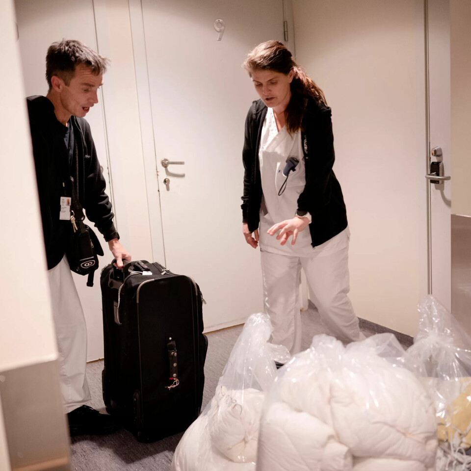 HOLDNINGSBRØYTING: Heidi Hansen, Broholts veileder, er Prindsen mottakssenters første og eneste erfaringskonsulent. Hun ser ikke bort fra at hun har brøyta litt vei for at de ansatte er positivt innstilt til hva erfaringskonsulentene kan bidra med. HOLDNINGSBRØYTING: Heidi Hansen, Broholts veileder, er Prindsen mottakssenters første og eneste erfaringskonsulent. Hun ser ikke bort fra at hun har brøyta litt vei for at de ansatte er positivt innstilt til hva erfaringskonsulentene kan bidra med.