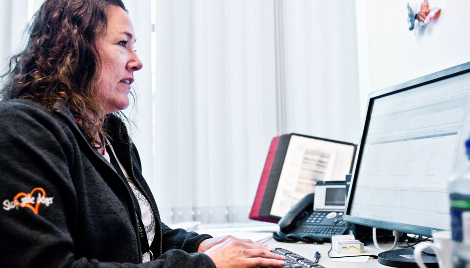 TAK OVER HODET: Sosionom Lise Merete Bakken er ansatt i boligteamet. - Vi må som regel finne en bilig til dem innen de forlater bygget. Alt fra kommunalbolig til AirBnB. TAK OVER HODET: Sosionom Lise Merete Bakken er ansatt i boligteamet. - Vi må som regel finne en bilig til dem innen de forlater bygget. Alt fra kommunalbolig til AirBnB.