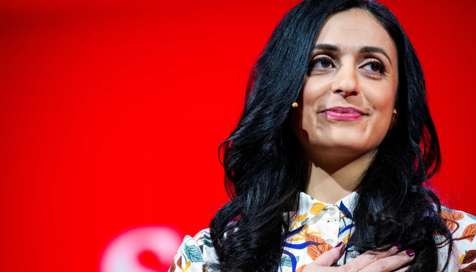 Hadia Tajik på scenen under Arbeiderpartits landsmøte. Hadia Tajik på scenen under Arbeiderpartits landsmøte.