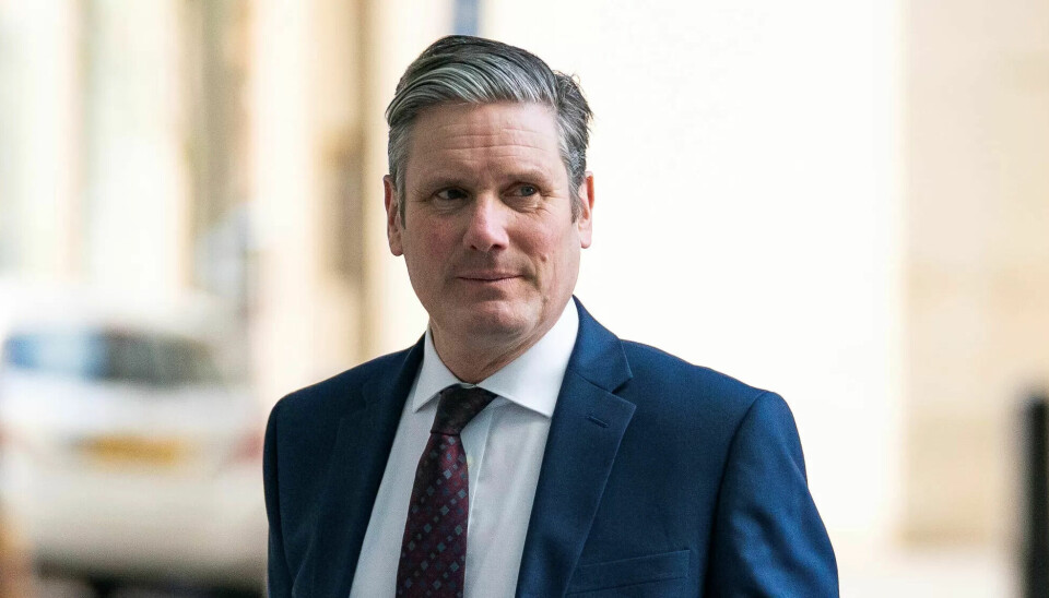 – Det som kreves, er omfattende kirurgi, ikke bare at man setter på et plaster, sier Keir Starmer i talen. – Det som kreves, er omfattende kirurgi, ikke bare at man setter på et plaster, sier Keir Starmer i talen.
