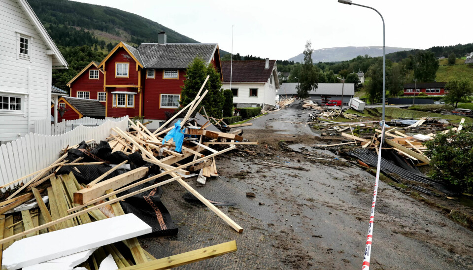 FLAKS: – Det er bare flaks at det går bra innimellom, at flommer og skred bare tar materielle verdier, sier Fagforbundets Arne Spilde etter sommerens storflom i Stryn og Gloppen. FLAKS: – Det er bare flaks at det går bra innimellom, at flommer og skred bare tar materielle verdier, sier Fagforbundets Arne Spilde etter sommerens storflom i Stryn og Gloppen.